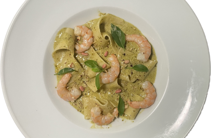 Papardelle al pesto con camarones